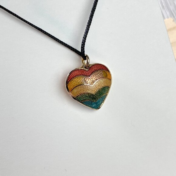 ⭐Cloisonné Rainbow Heart Pendant/Charm - Picture 1 of 5